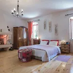 Holiday Home Vizinada ヴィジナダ