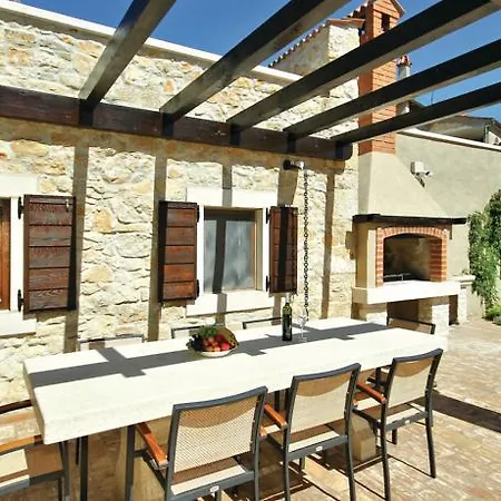 Holiday Home Vizinada Villa