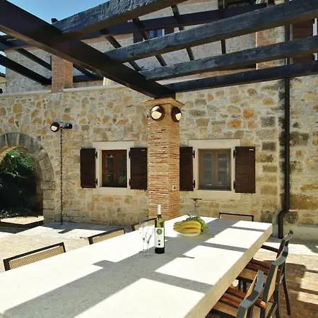 Holiday Home Vizinada *