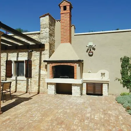 Holiday Home Vizinada * Vizinada