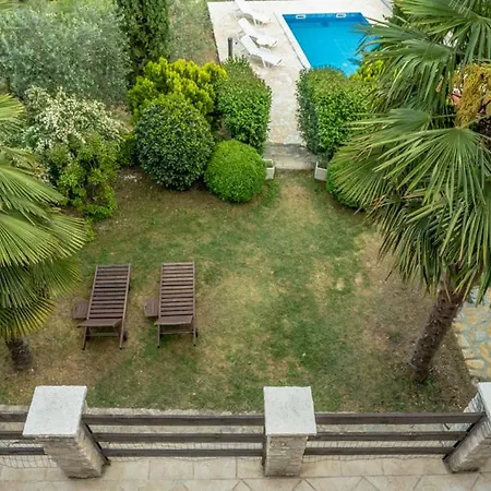 Holiday Home Vizinada Villa